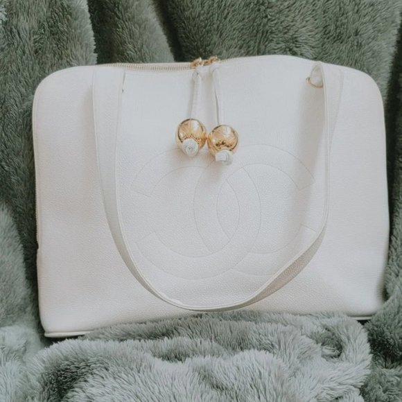 Chanel Vintage White Caviar Leather - Picture 1 of 1
